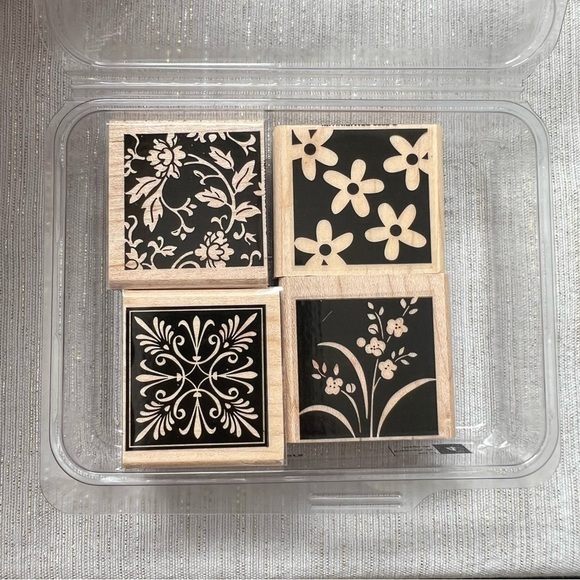 Stampin’ Up stamp set of 4, called Mostly Flowers - Picture 1 of 3
